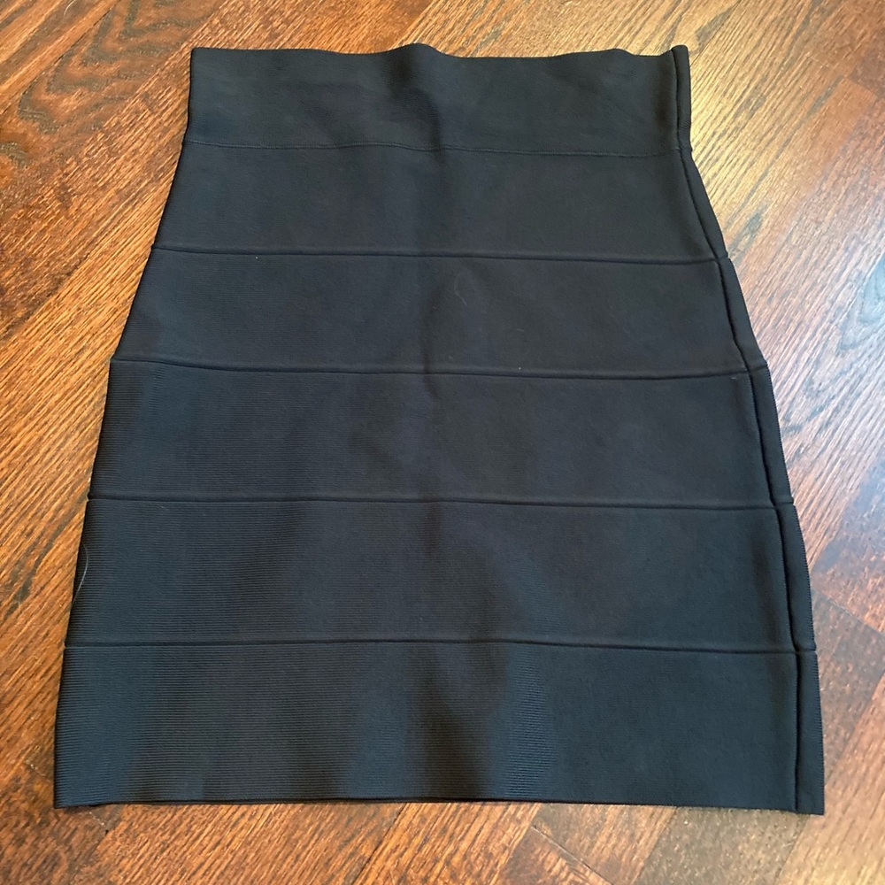 BCBG black skirt size M